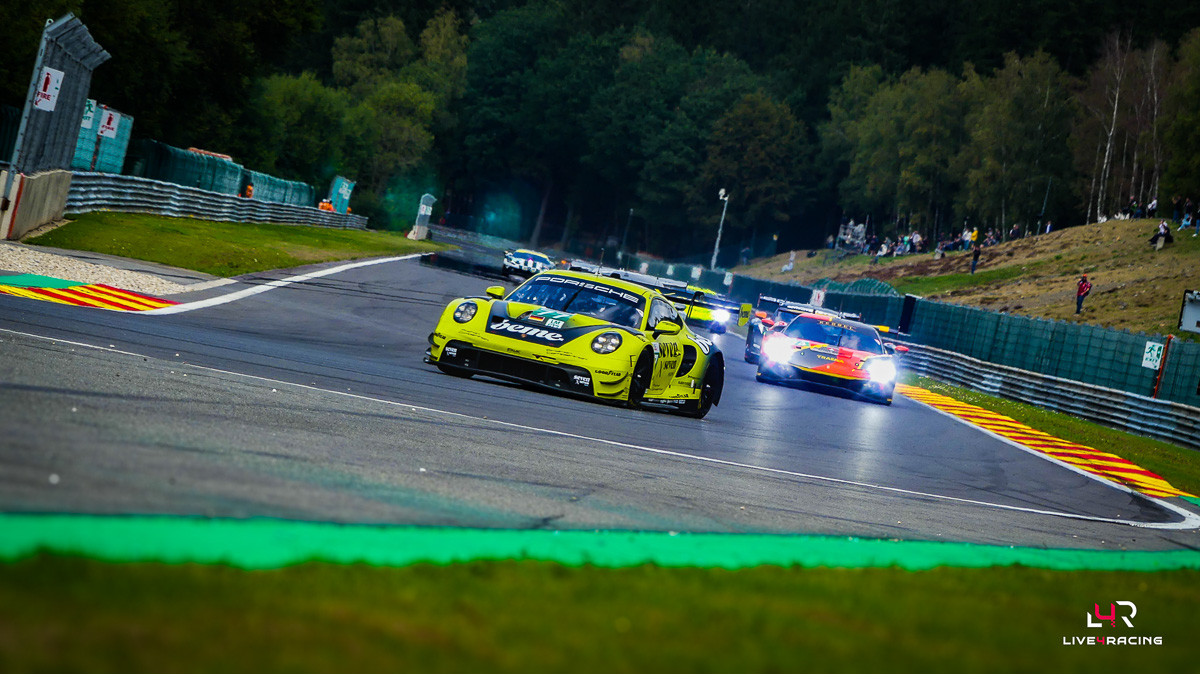 Martin Berry, Alessio Picariello et Huub Van Eijndhoven au volant d’une Porsche 911 GT3 R LMGT3 lors de l’épreuve 4 hours of Spa Francorchamps 2026.