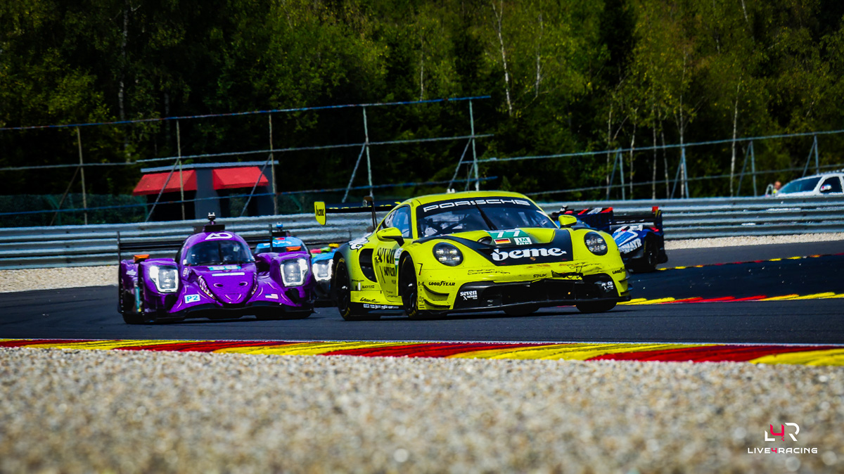 Martin Berry, Alessio Picariello et Huub Van Eijndhoven au volant d’une Porsche 911 GT3 R LMGT3 lors de l’épreuve 4 hours of Spa Francorchamps 2026.