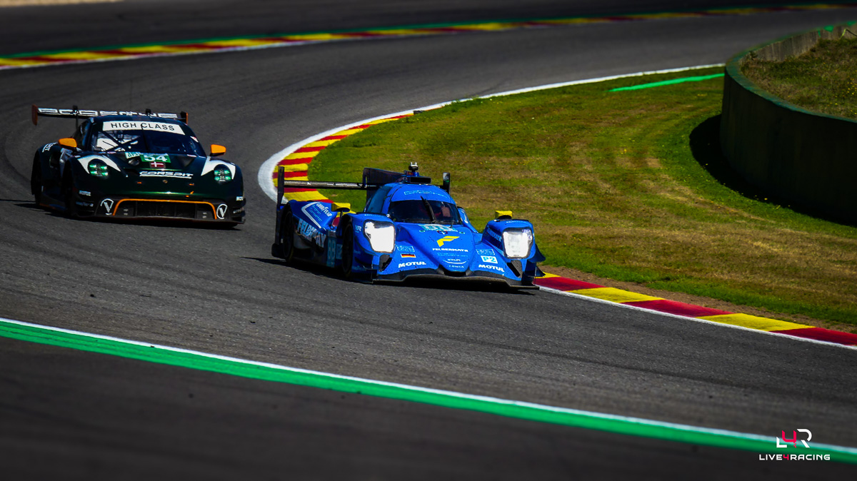 Klaus Bachler, Anders Fjordbach et Max Moritz au volant d’une Porsche 911 GT3 R LMGT3 lors de l’épreuve 4 hours of Spa Francorchamps 2026.