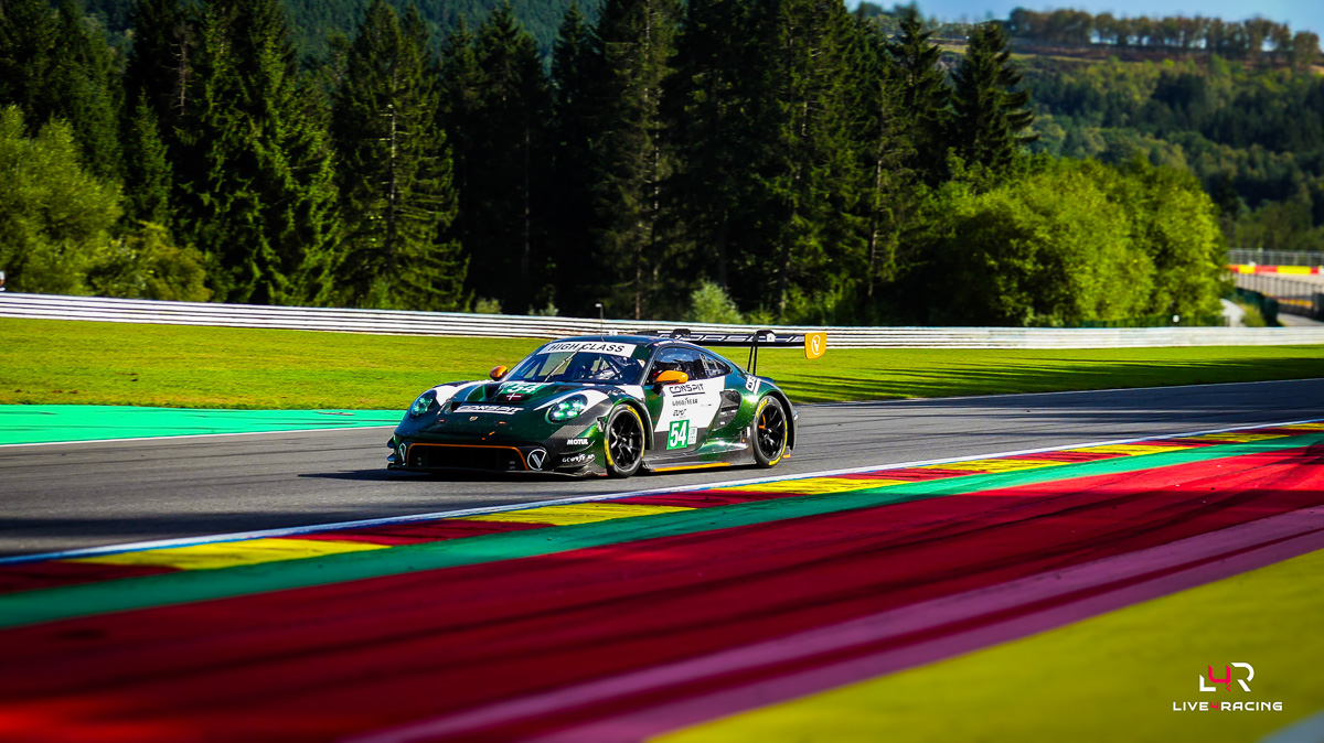 Klaus Bachler, Anders Fjordbach et Max Moritz au volant d’une Porsche 911 GT3 R LMGT3 lors de l’épreuve 4 hours of Spa Francorchamps 2026.