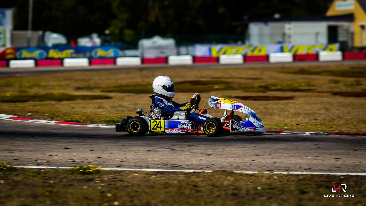 Mike Meynard driving an Exprit Noesis MY15 at Trophée des Champions Anneville 2026.