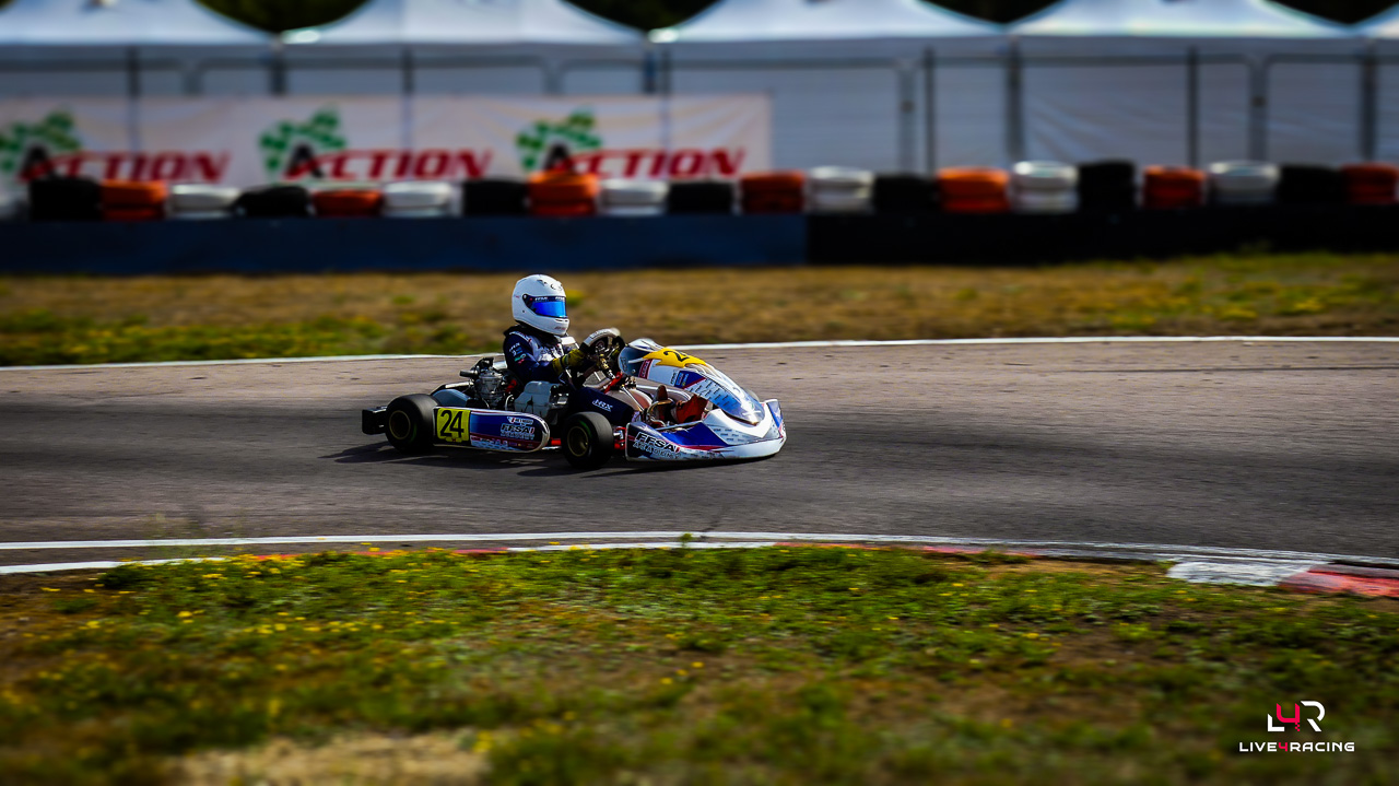 Mike Meynard driving an Exprit Noesis MY15 at Trophée des Champions Anneville 2026.