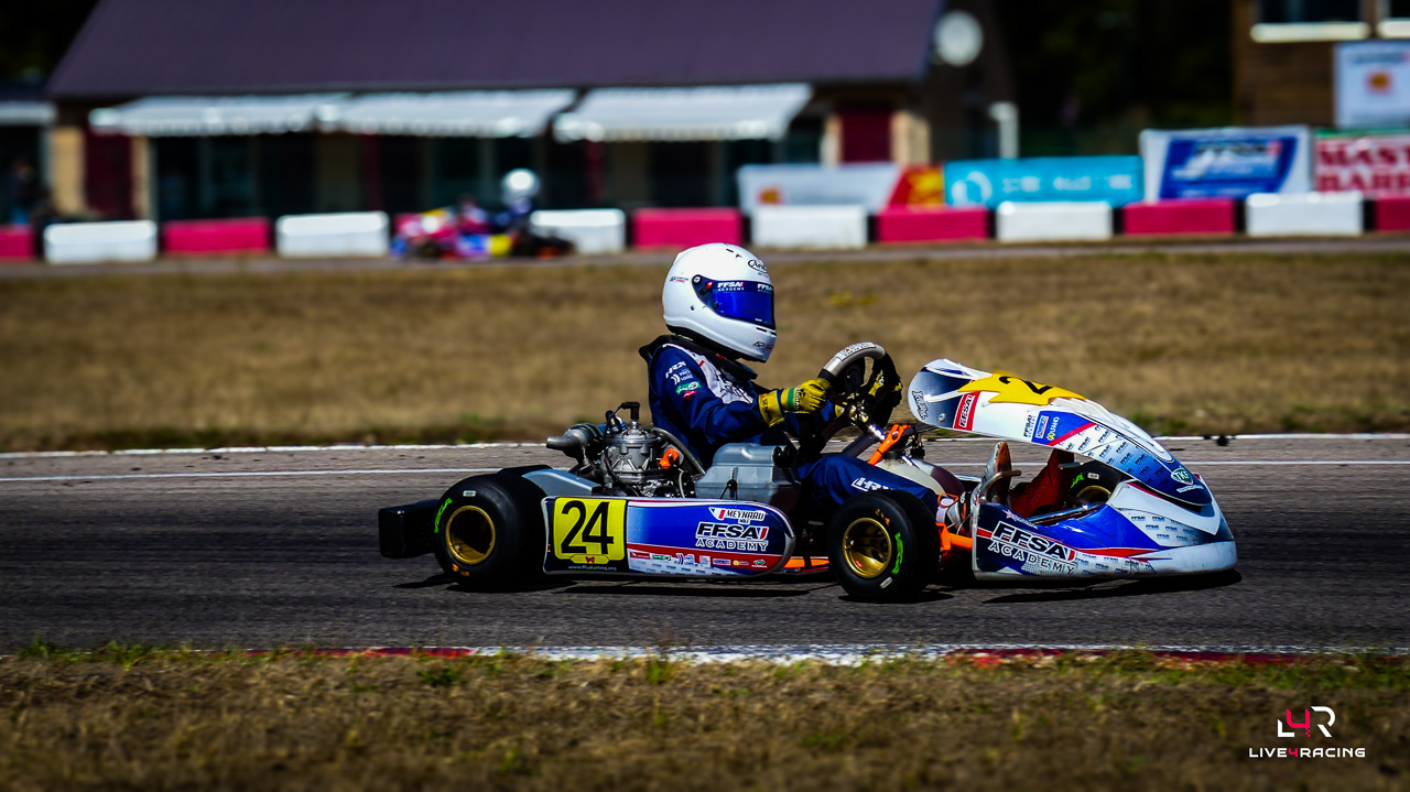 Mike Meynard driving an Exprit Noesis MY15 at Trophée des Champions Anneville 2026.