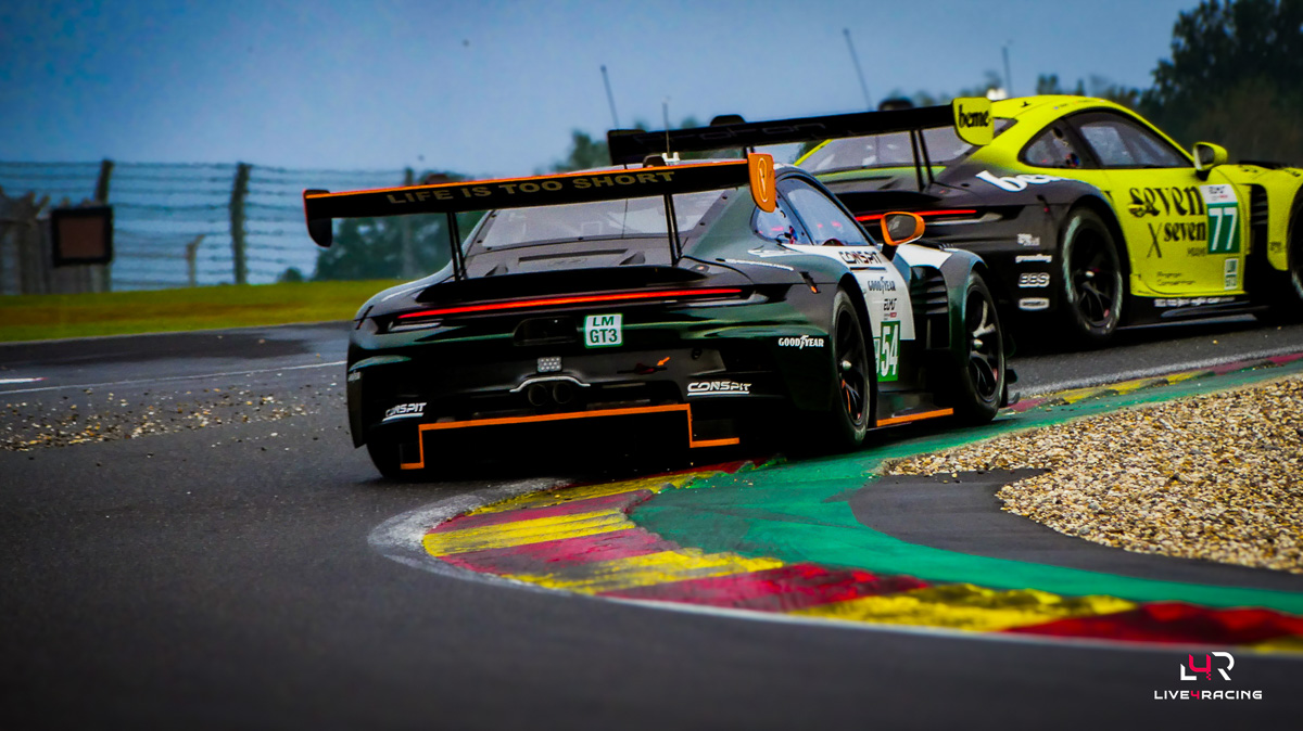 Klaus Bachler, Anders Fjordbach et Max Moritz au volant d’une Porsche 911 GT3 R LMGT3 lors de l’épreuve 4 hours of Spa Francorchamps 2026.